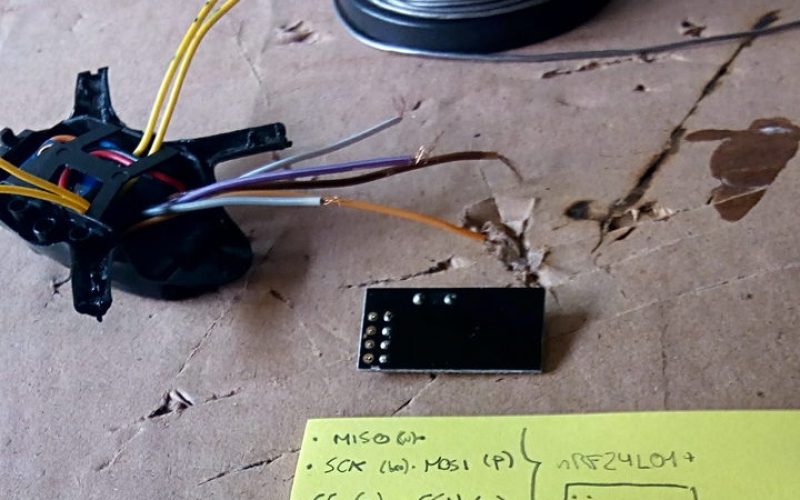 montaje del minidron - montaje del módulo de radiofrecuencia