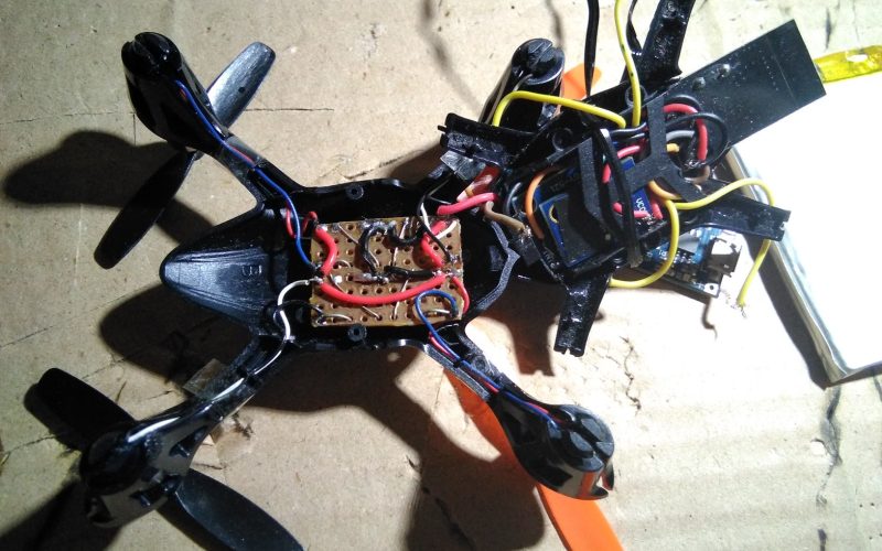 montaje de nuevo controlador de motor MOS